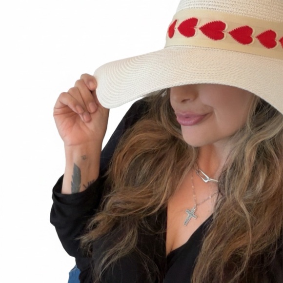 Other - Beautiful Sun Hat w Hearts Design- NWT